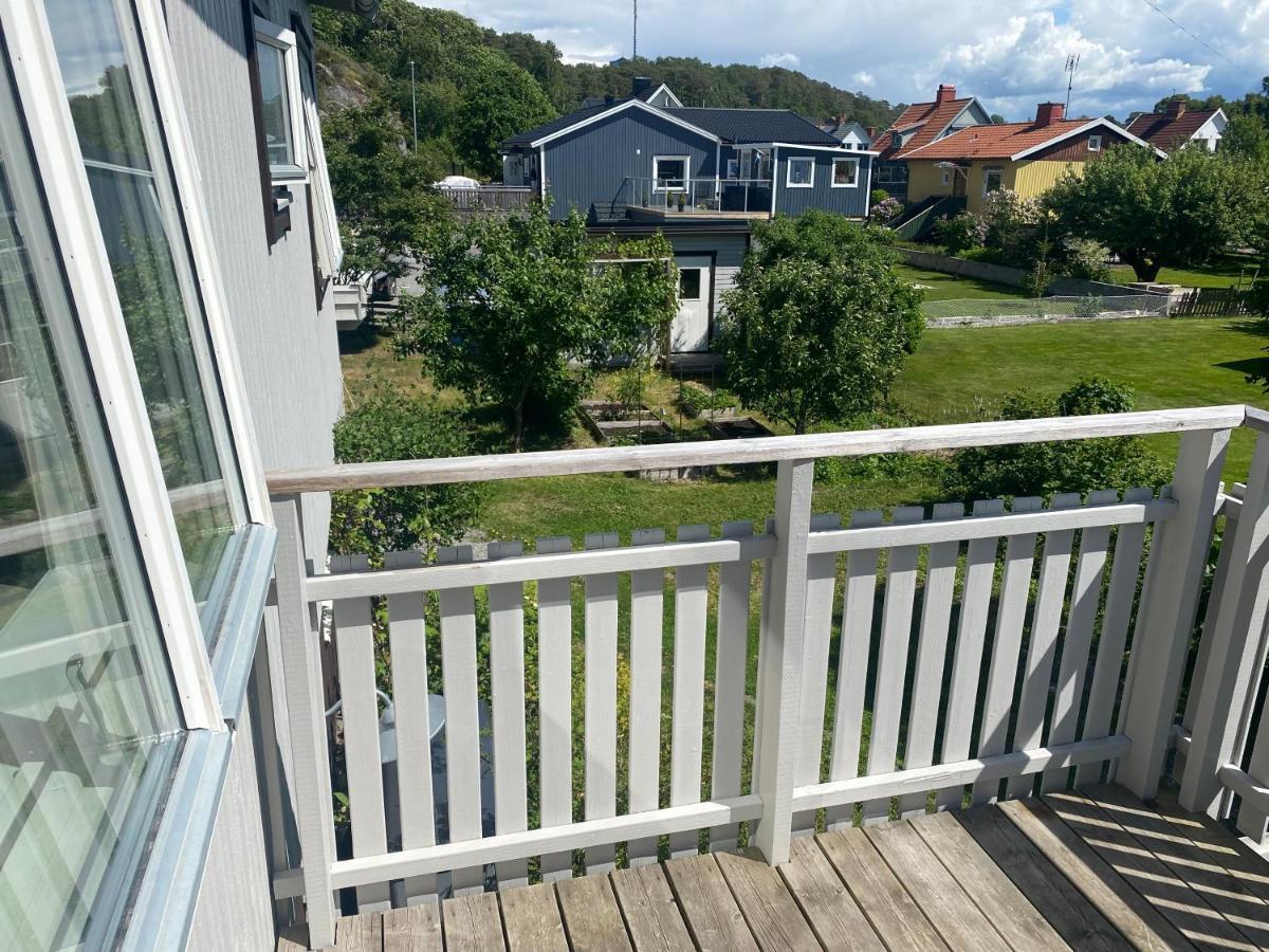 Cheerful Three Room Villa At Stroemstad City Center Exterior photo